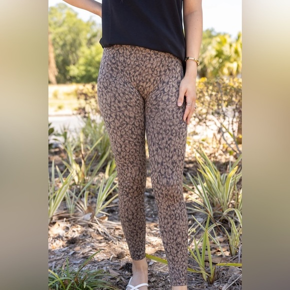 Spanx Look at Me Now Leopard Print Leggings - M - Picture 2 of 5